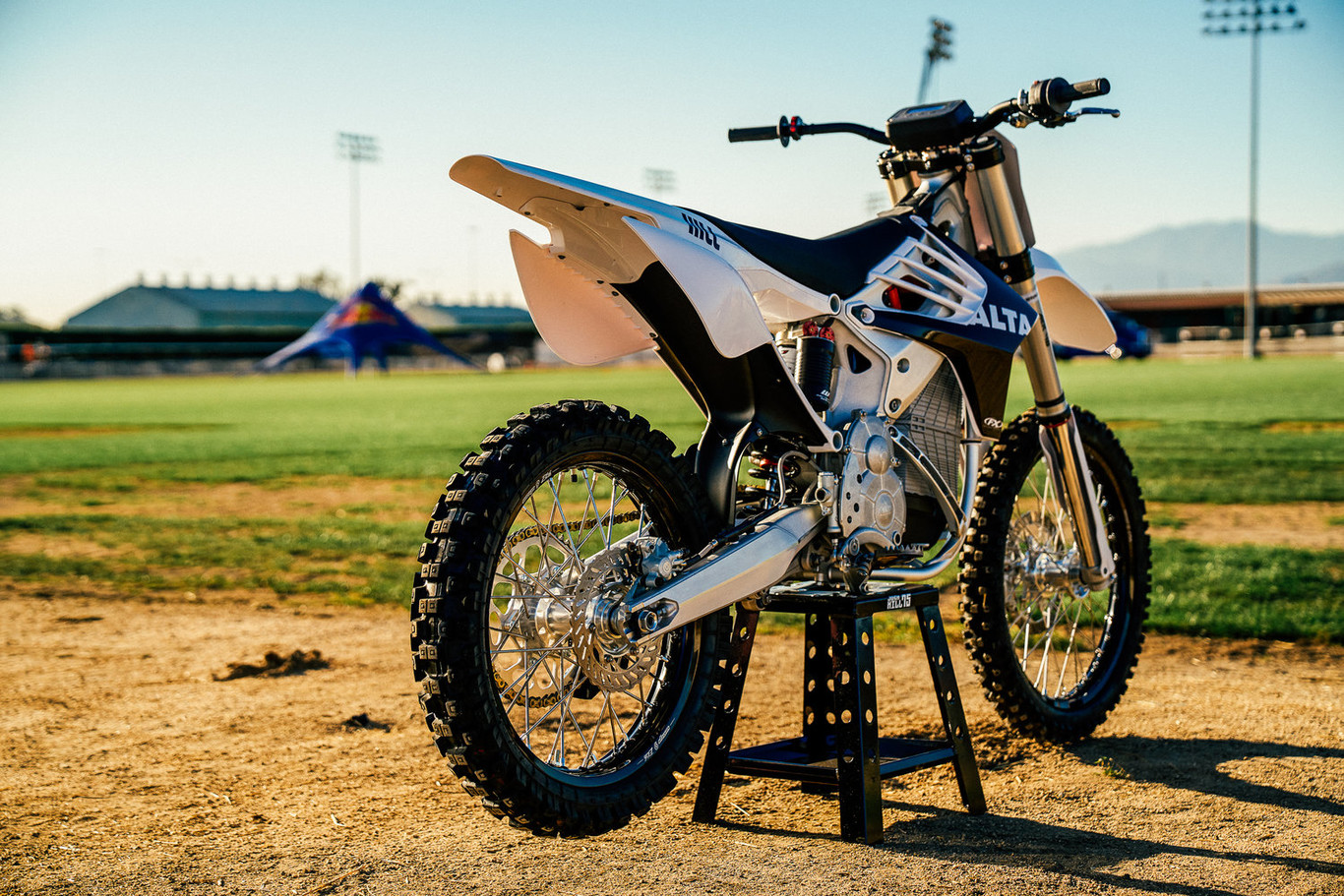 Revolución en el Off-Road: El Ascenso de las Motos de Cross Eléctricas