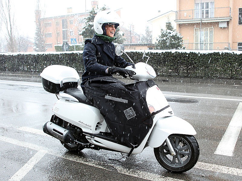 Manta Térmica para Scooter: Cómo Elegir la Mejor Protección para el Invierno